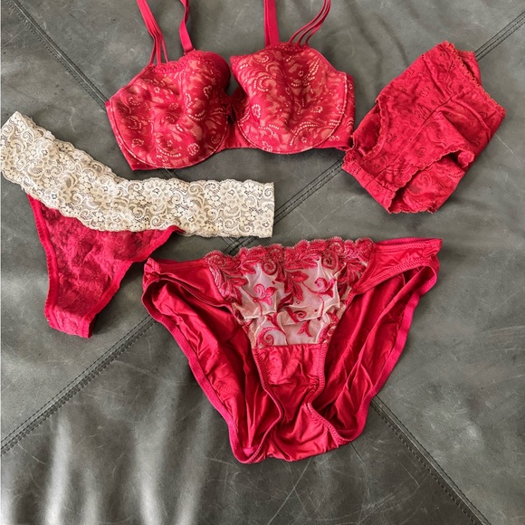 Soma Red Intimates Bundle - Picture 4 of 9